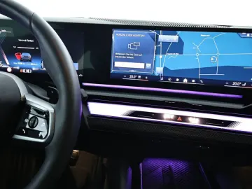 BMW 520d xDrive M Sport  HUD 360  ACC H&K