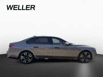 BMW 740d xDrive M SPORT  SkyLounge Webasto 360