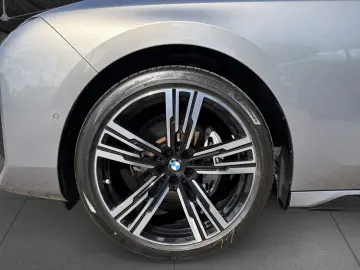BMW 740d xDrive M SPORT  SkyLounge Webasto 360