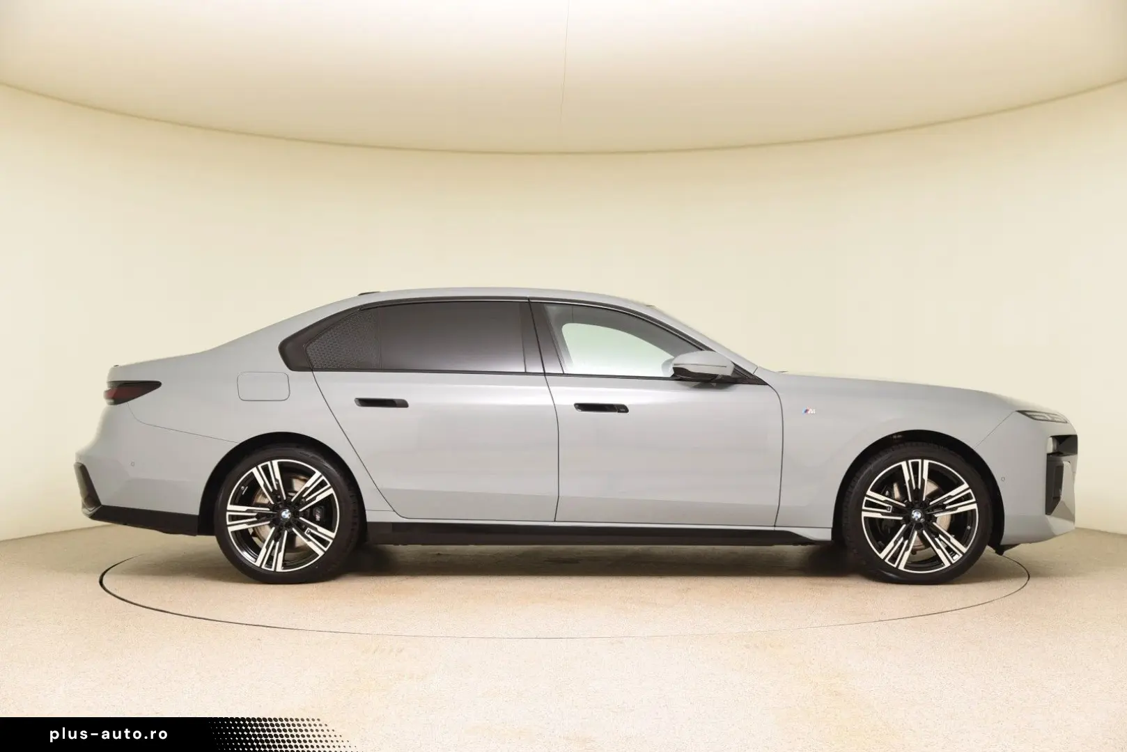 BMW 740d xDrive M Sport Pro ACC LED Pano HUD B&W