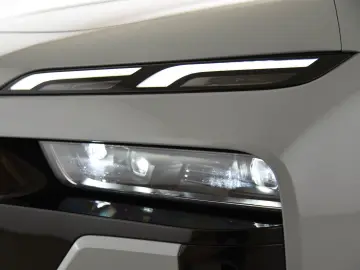BMW 740d xDrive M Sport Pro ACC LED Pano HUD B&W