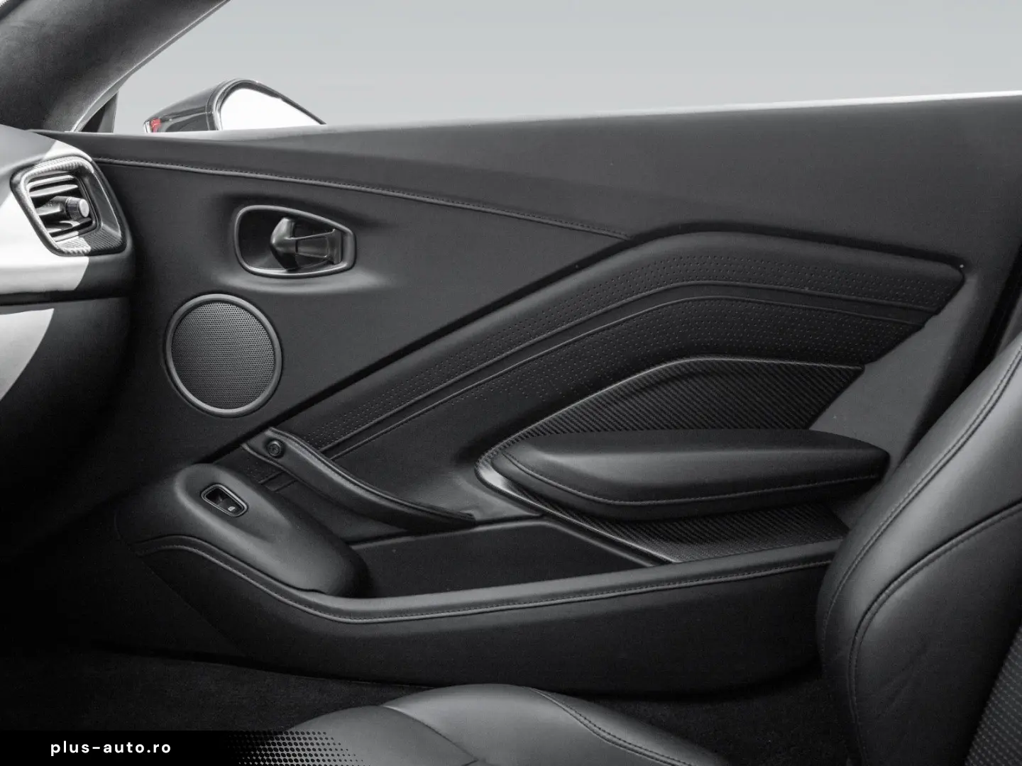 ASTON MARTIN V8 Vantage Coupé   Carbon Interior   Style Pack