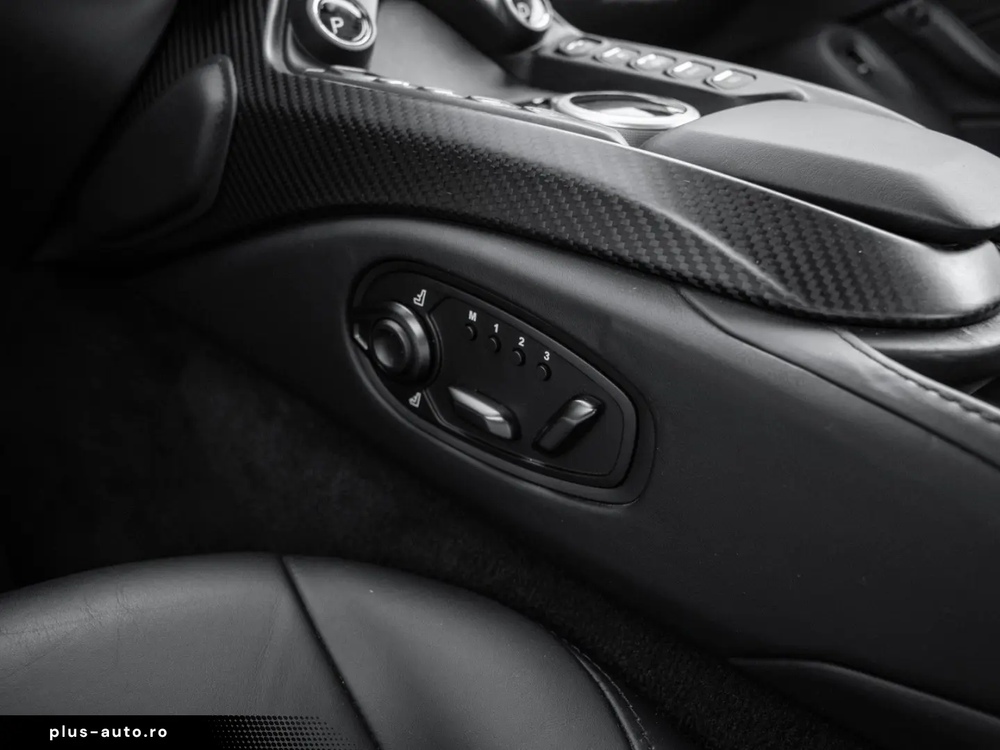 ASTON MARTIN V8 Vantage Coupé   Carbon Interior   Style Pack