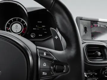 ASTON MARTIN V8 Vantage Coupé   Carbon Interior   Style Pack