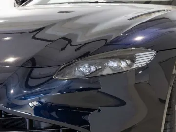 ASTON MARTIN Vantage V8 Roadster -Ultramarine Black-
