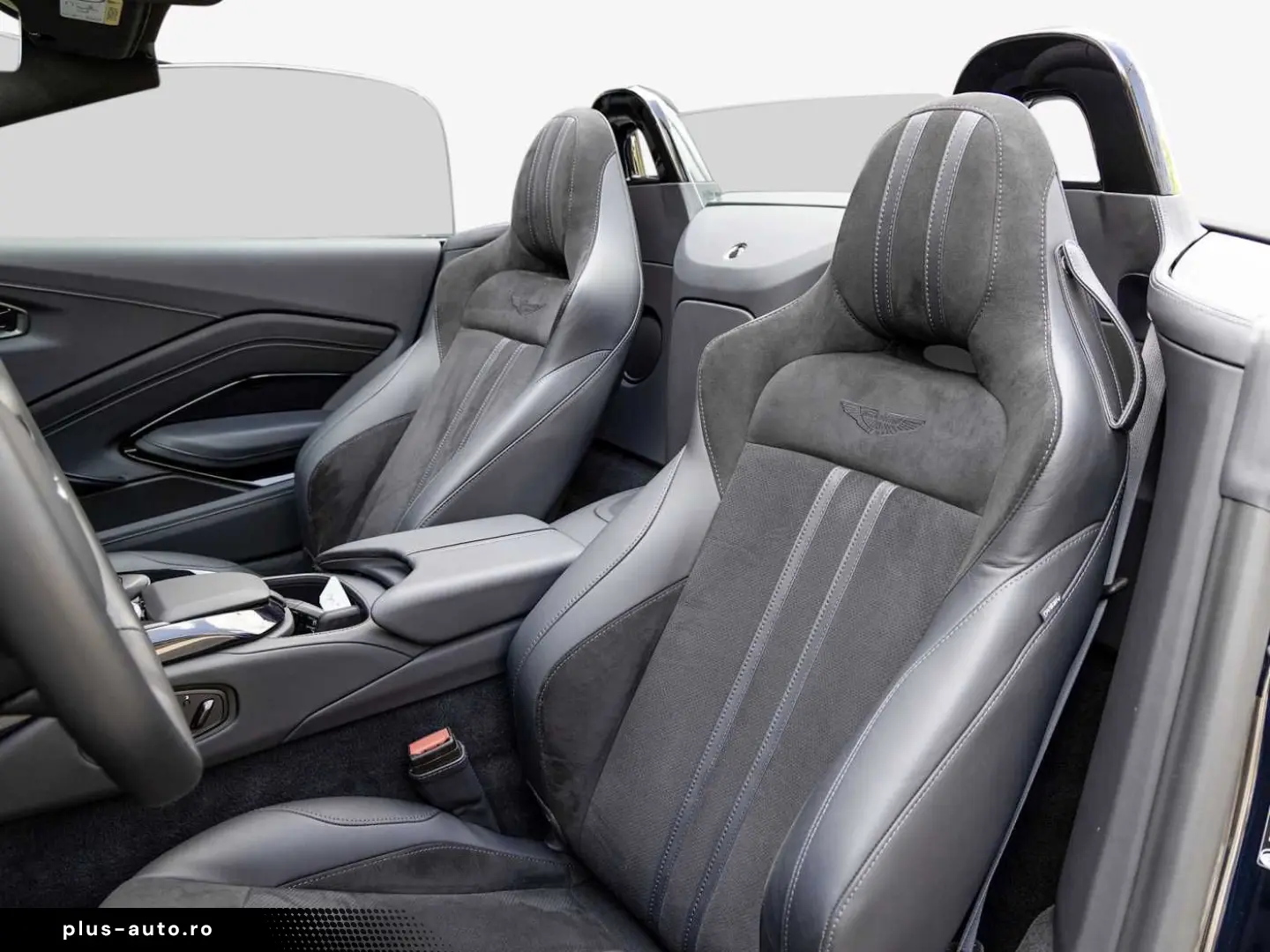 ASTON MARTIN Vantage V8 Roadster -Ultramarine Black-