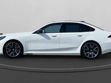 ULTIMATE - BMW M5 G90 xDrive   727 CP