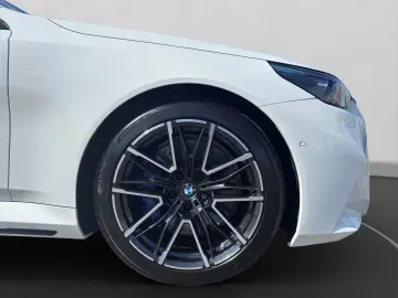 ULTIMATE - BMW M5 G90 xDrive   727 CP