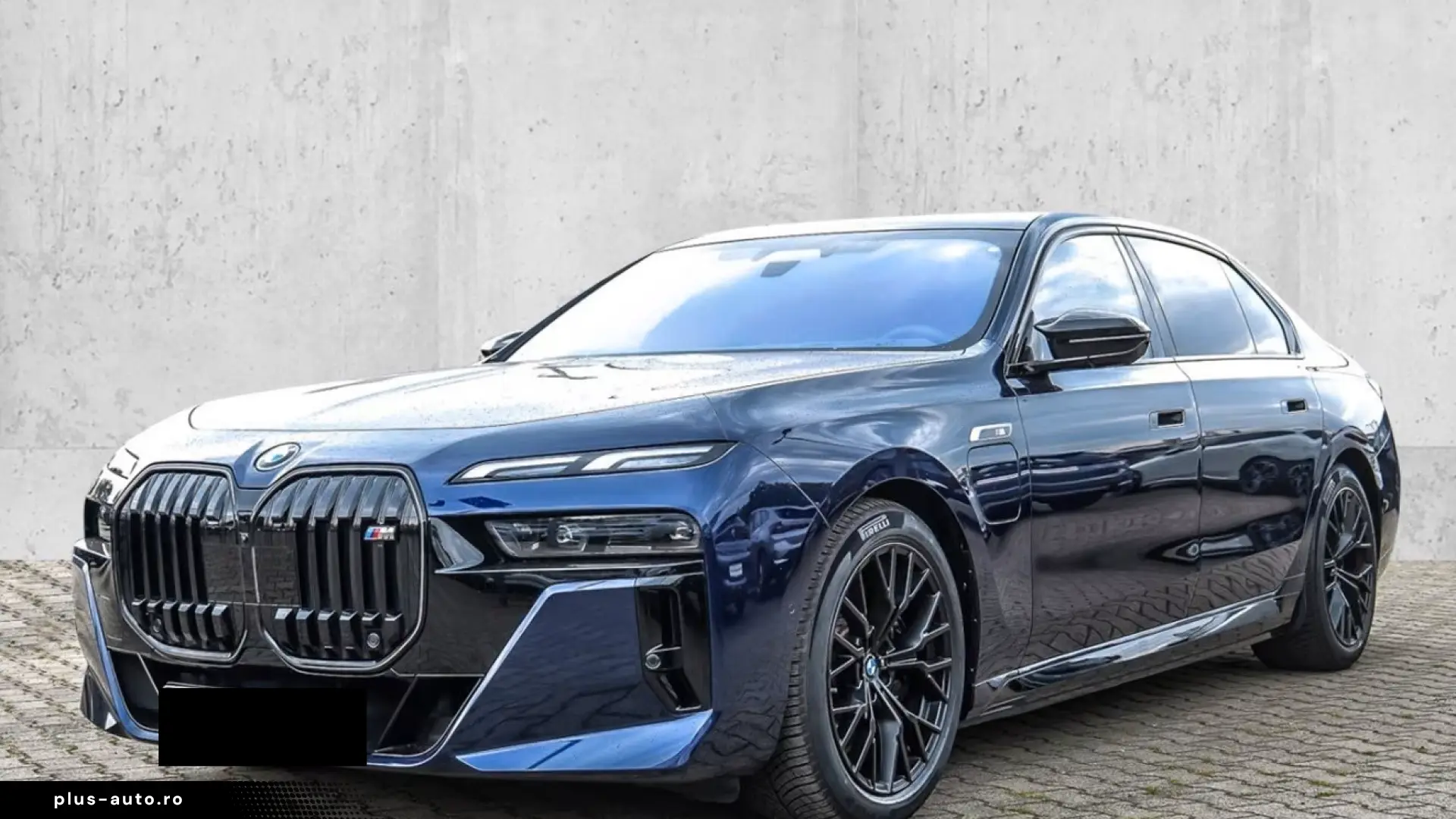 BMW M760e xDrive   Executive Lounge