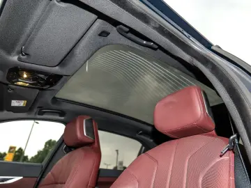 BMW M760e xDrive   Executive Lounge