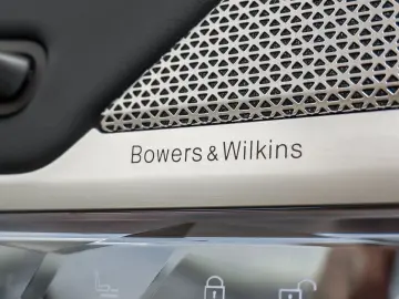 BMW M760e xDrive   Executive Lounge