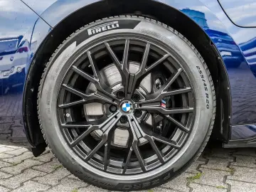 BMW M760e xDrive   Executive Lounge
