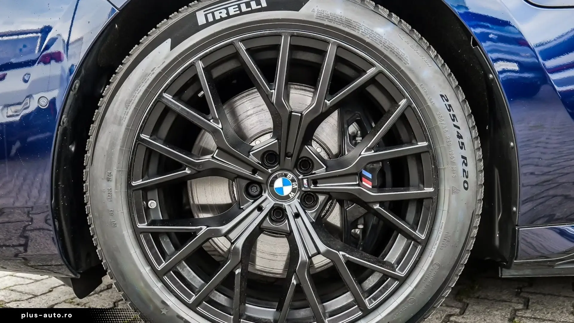 BMW M760e xDrive   Executive Lounge
