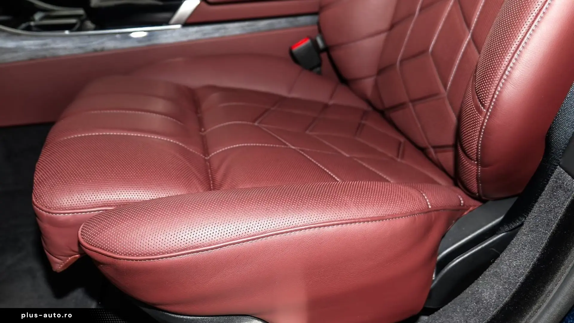 BMW M760e xDrive   Executive Lounge