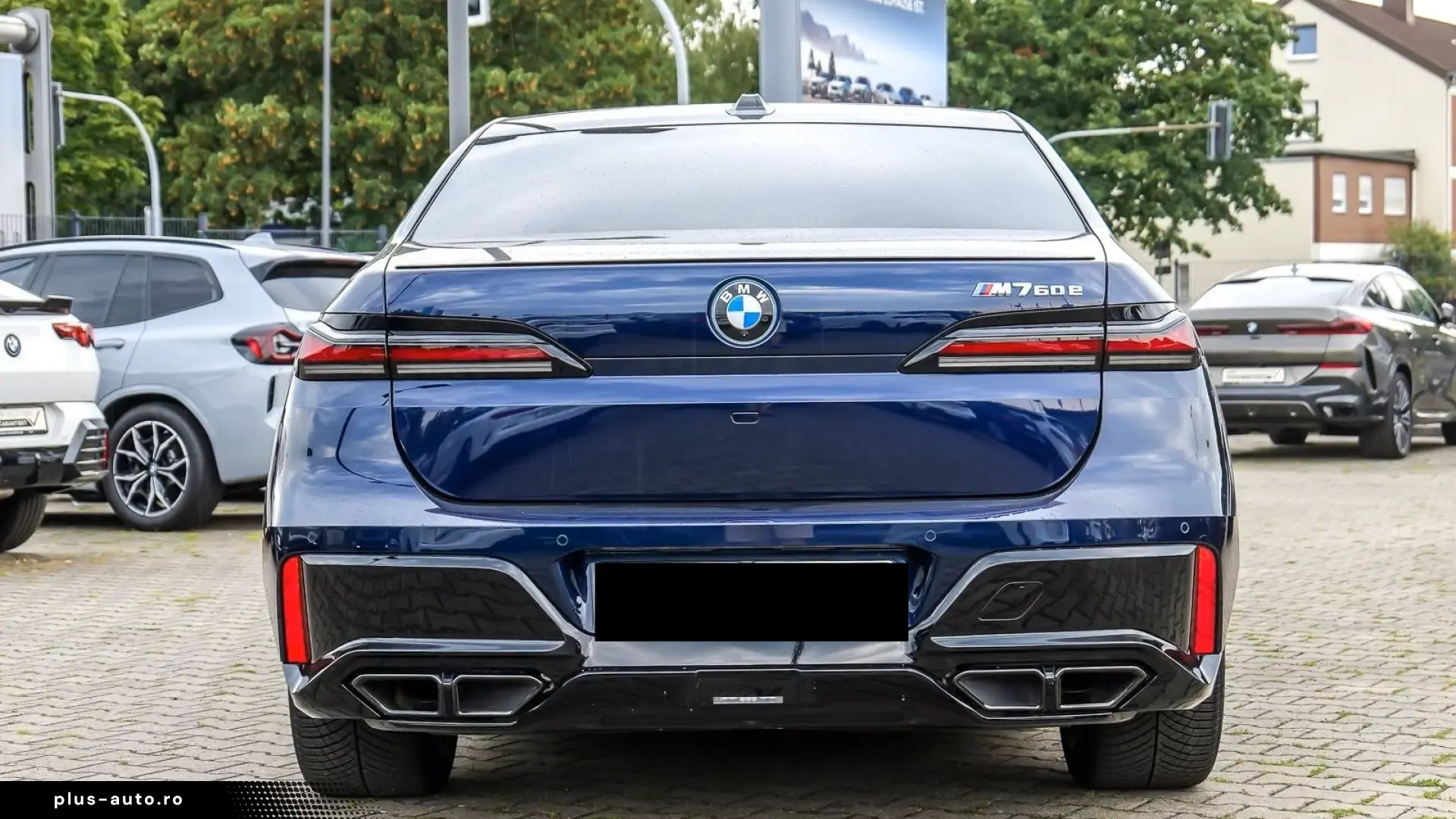 BMW M760e xDrive   Executive Lounge