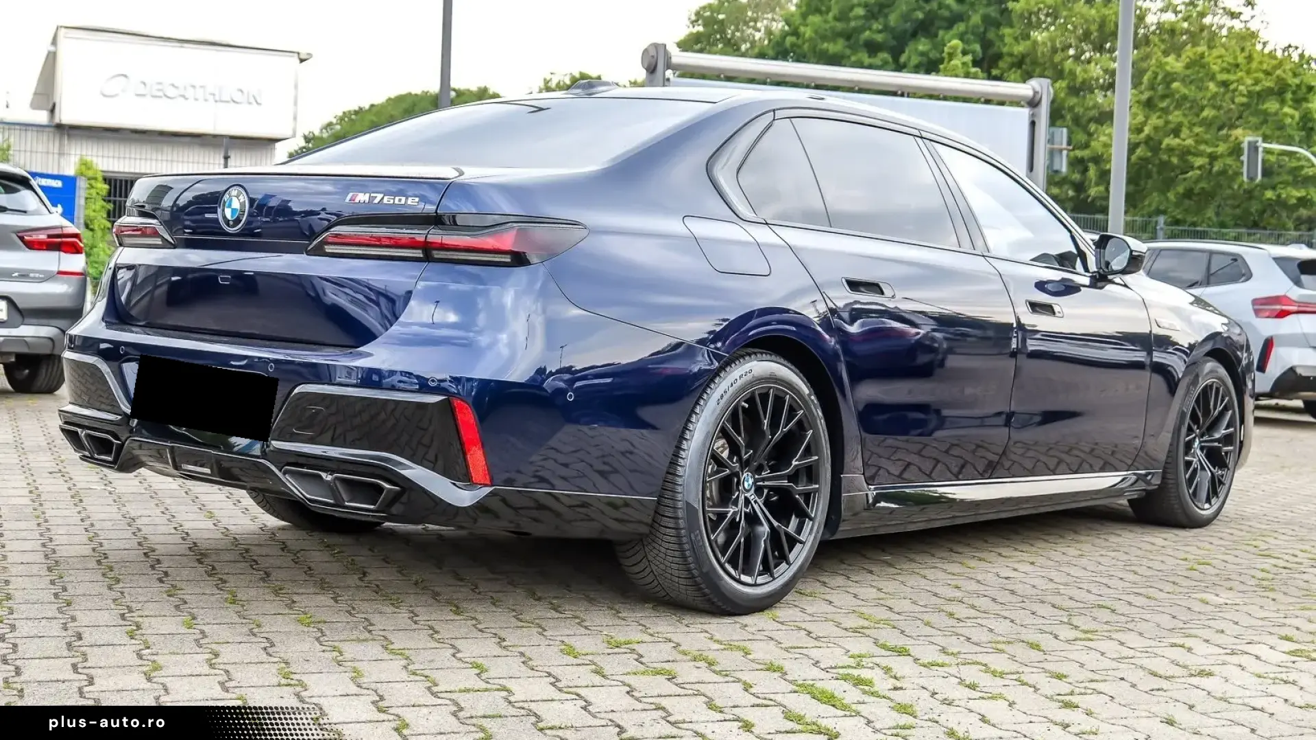 BMW M760e xDrive   Executive Lounge