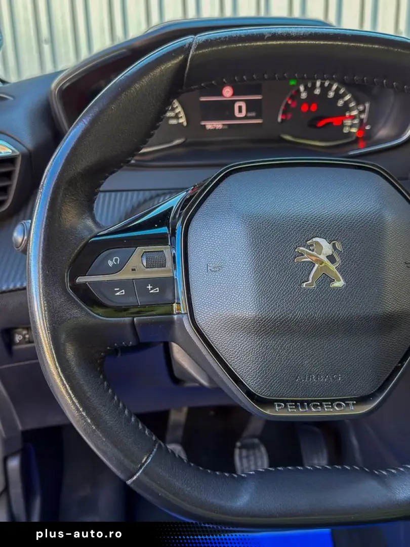 Peugeot 208 Navi CarPlay senzori Clima