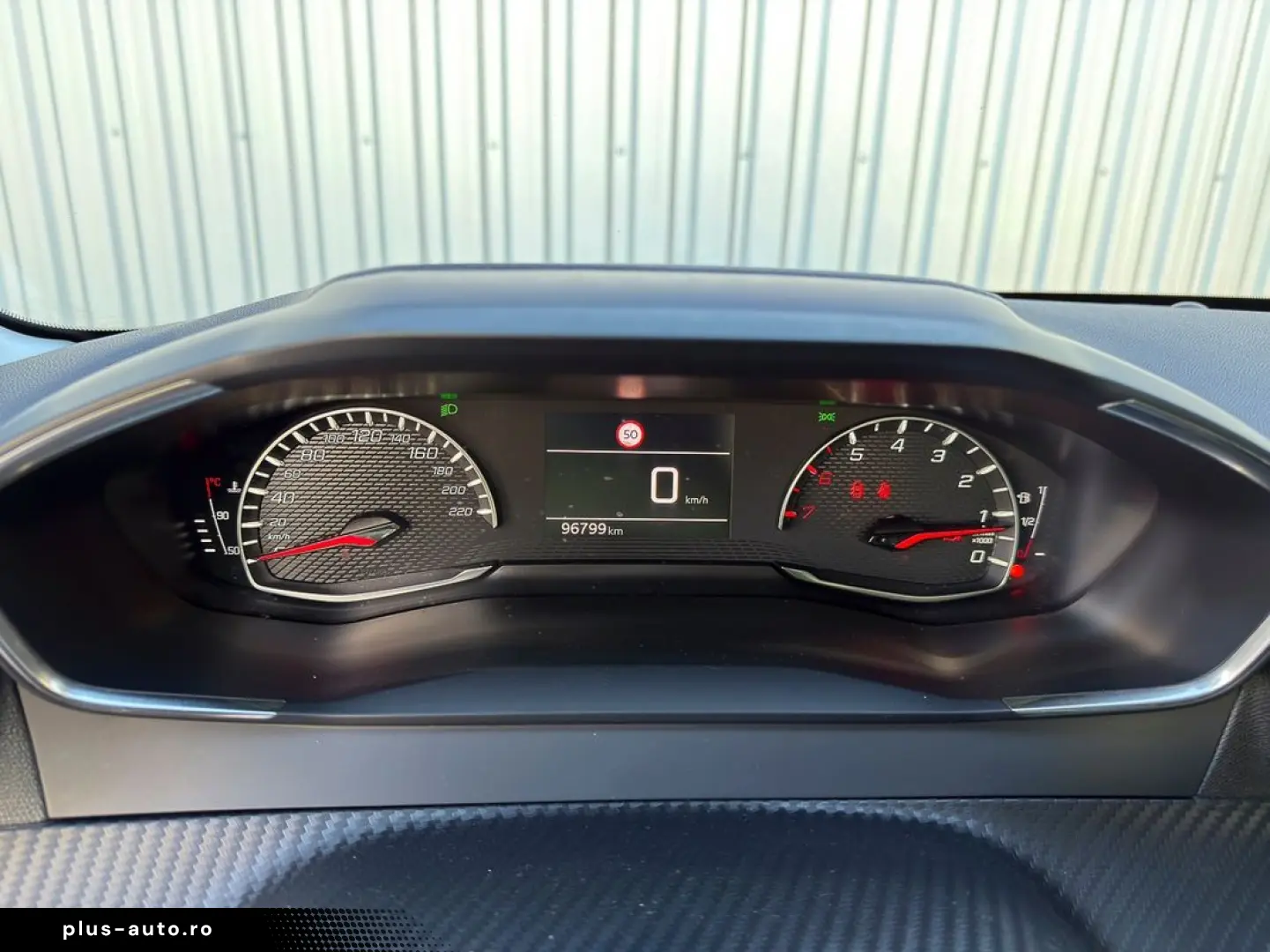 Peugeot 208 Navi CarPlay senzori Clima