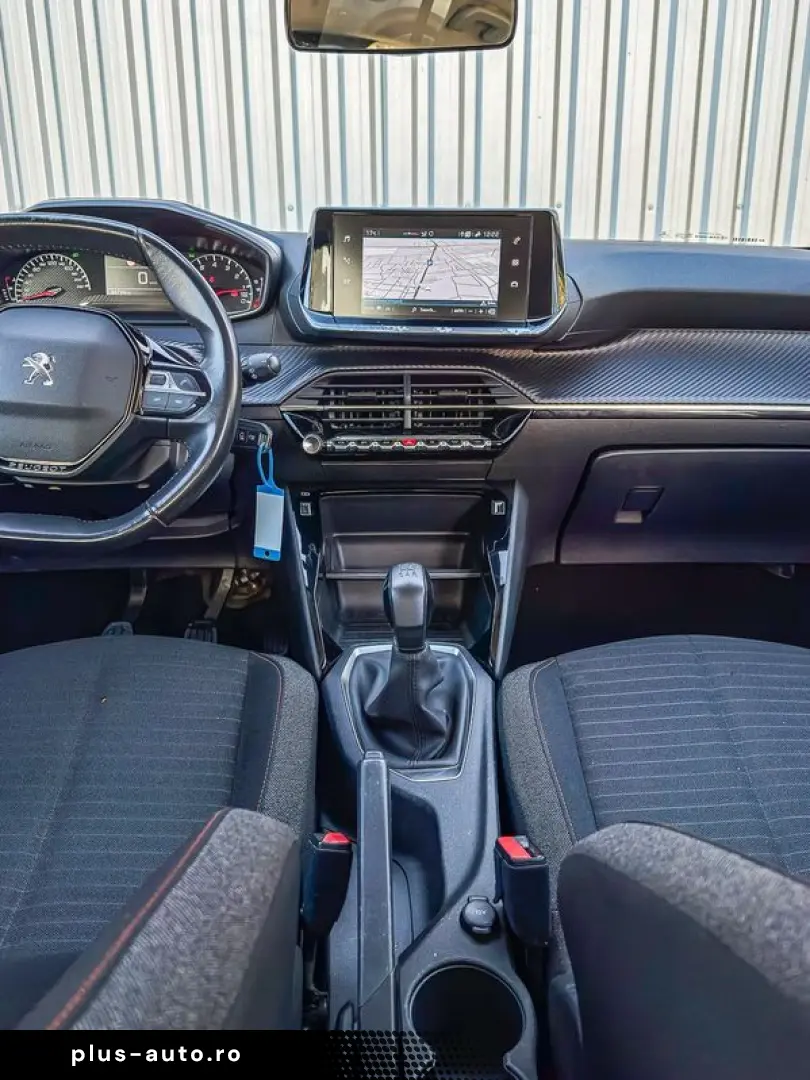 Peugeot 208 Navi CarPlay senzori Clima
