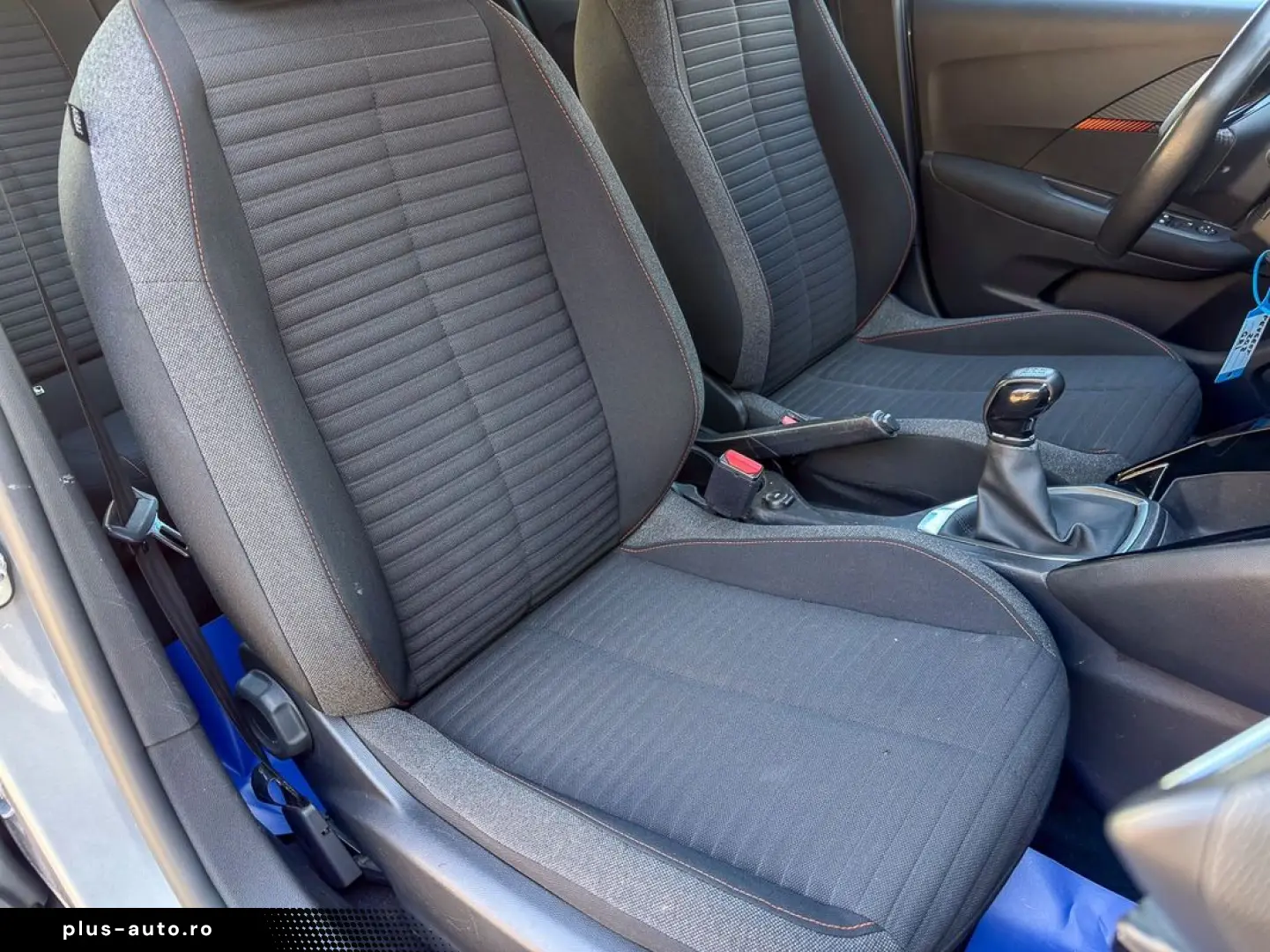 Peugeot 208 Navi CarPlay senzori Clima