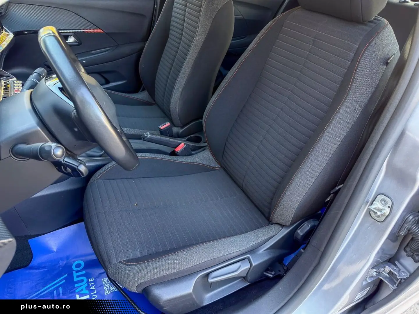 Peugeot 208 Navi CarPlay senzori Clima
