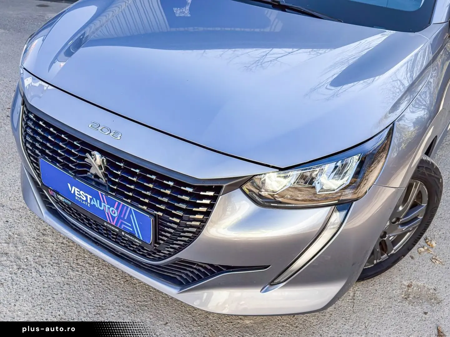 Peugeot 208 Navi CarPlay senzori Clima