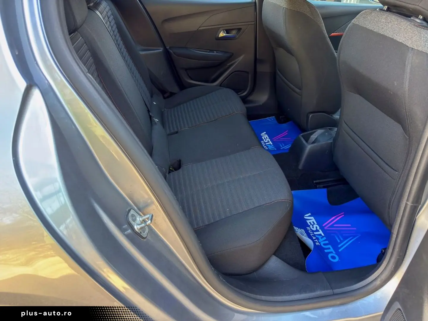 Peugeot 208 Navi CarPlay senzori Clima