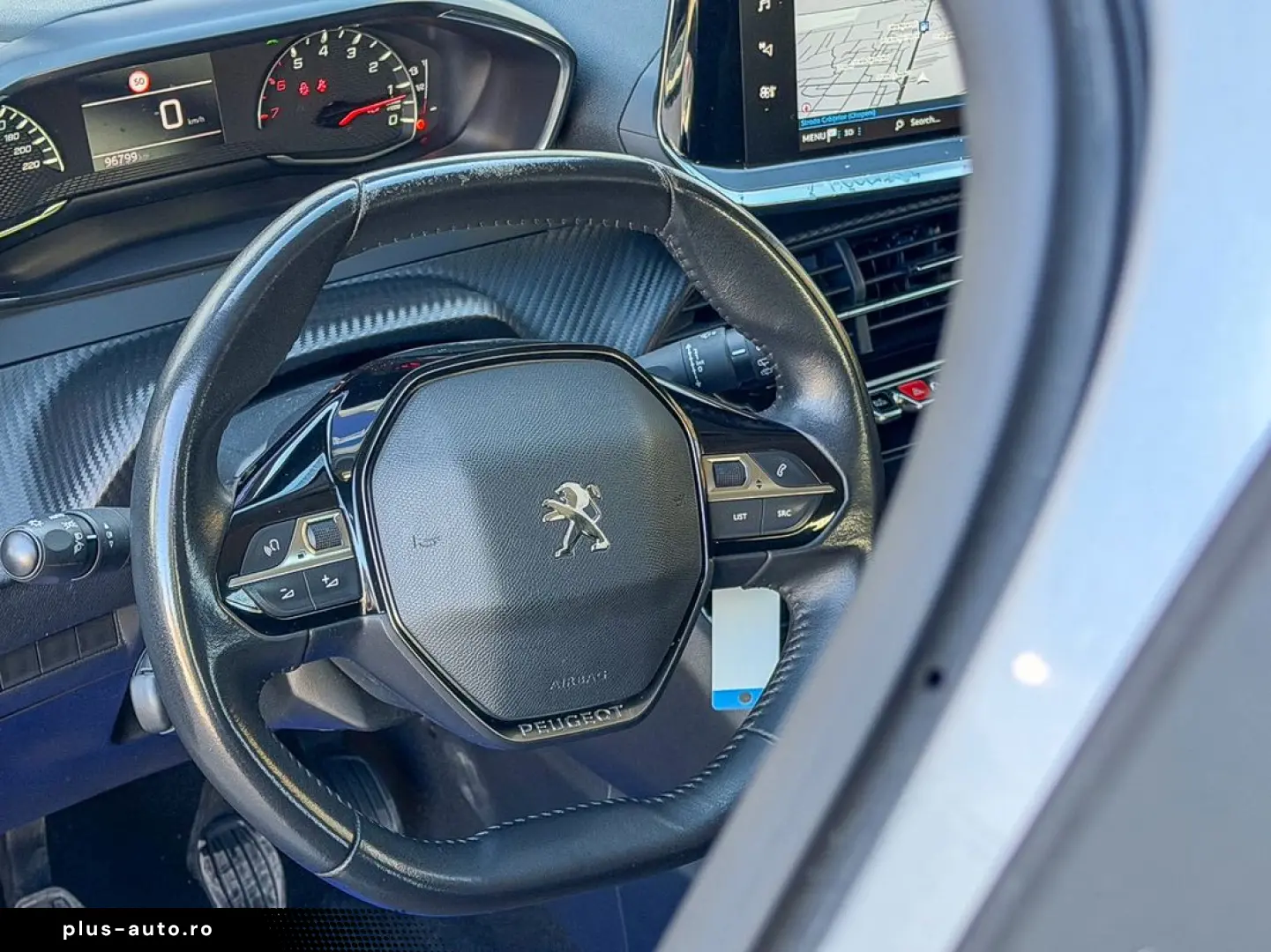 Peugeot 208 Navi CarPlay senzori Clima
