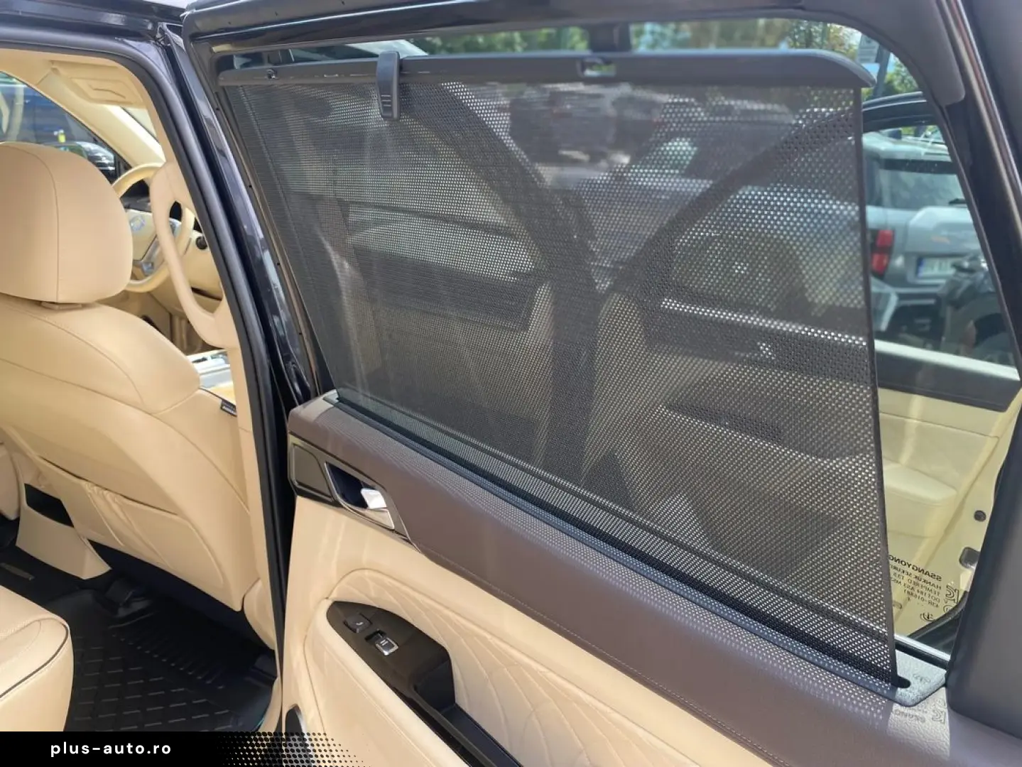 Kg-Mobility Rexton