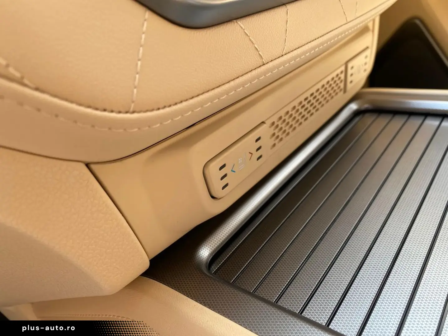 Kg-Mobility Rexton