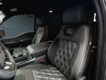 Ford F-150 5.0 V8 4x4 SuperCrew – Raptor Look