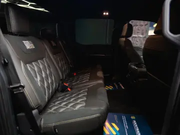 Ford F-150 5.0 V8 4x4 SuperCrew – Raptor Look
