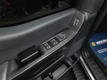 Ford F-150 5.0 V8 4x4 SuperCrew – Raptor Look