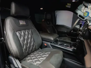 Ford F-150 5.0 V8 4x4 SuperCrew – Raptor Look