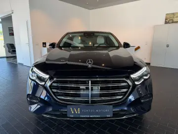 Mercedes-Benz E 300 de PANO HUD Exclusive  BURM4d Nappa