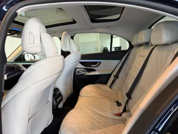 Mercedes-Benz E 300 de PANO HUD Exclusive  BURM4d Nappa