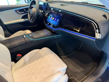 Mercedes-Benz E 300 de PANO HUD Exclusive  BURM4d Nappa