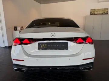 Mercedes-Benz E 220 d Night Paket AMG-Line BURM 4d AHK MBUX