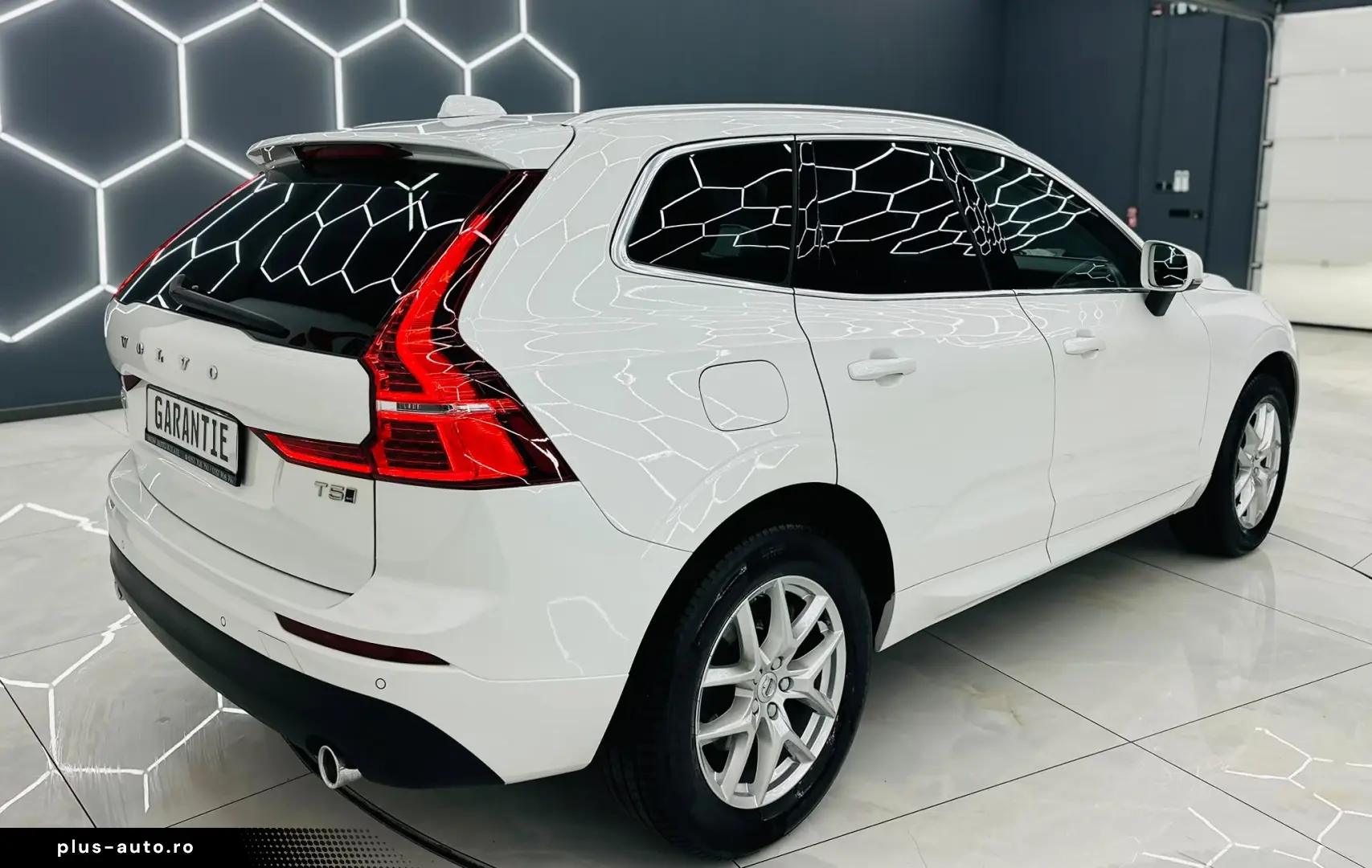 VOLVO XC60 2017 — imagine 4