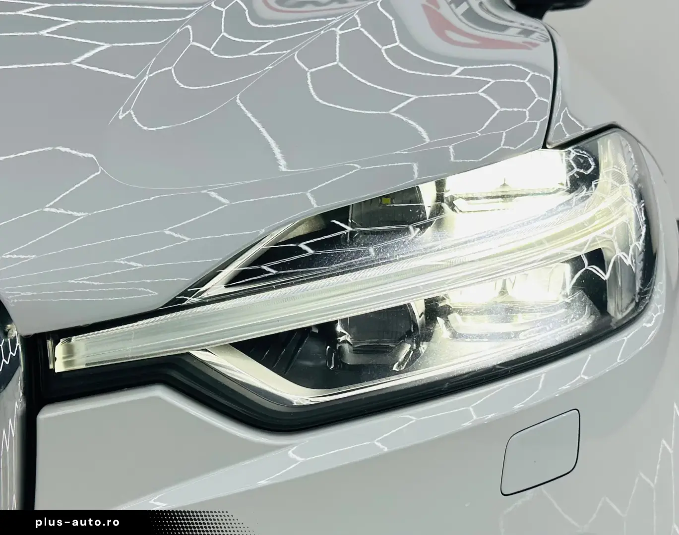 VOLVO XC60 2017 — imagine 10