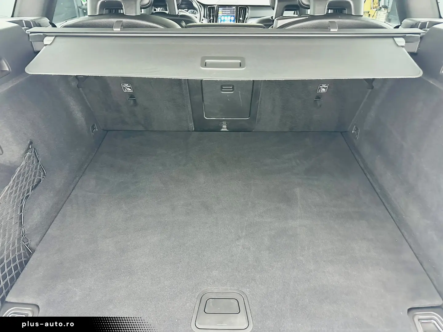 VOLVO XC60 2017 — imagine 14