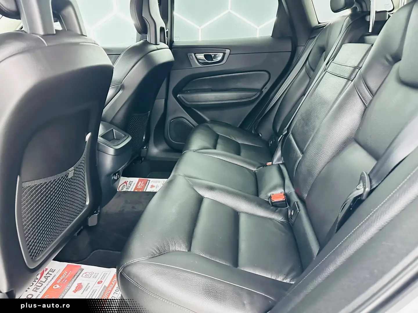 VOLVO XC60 2017 — imagine 15