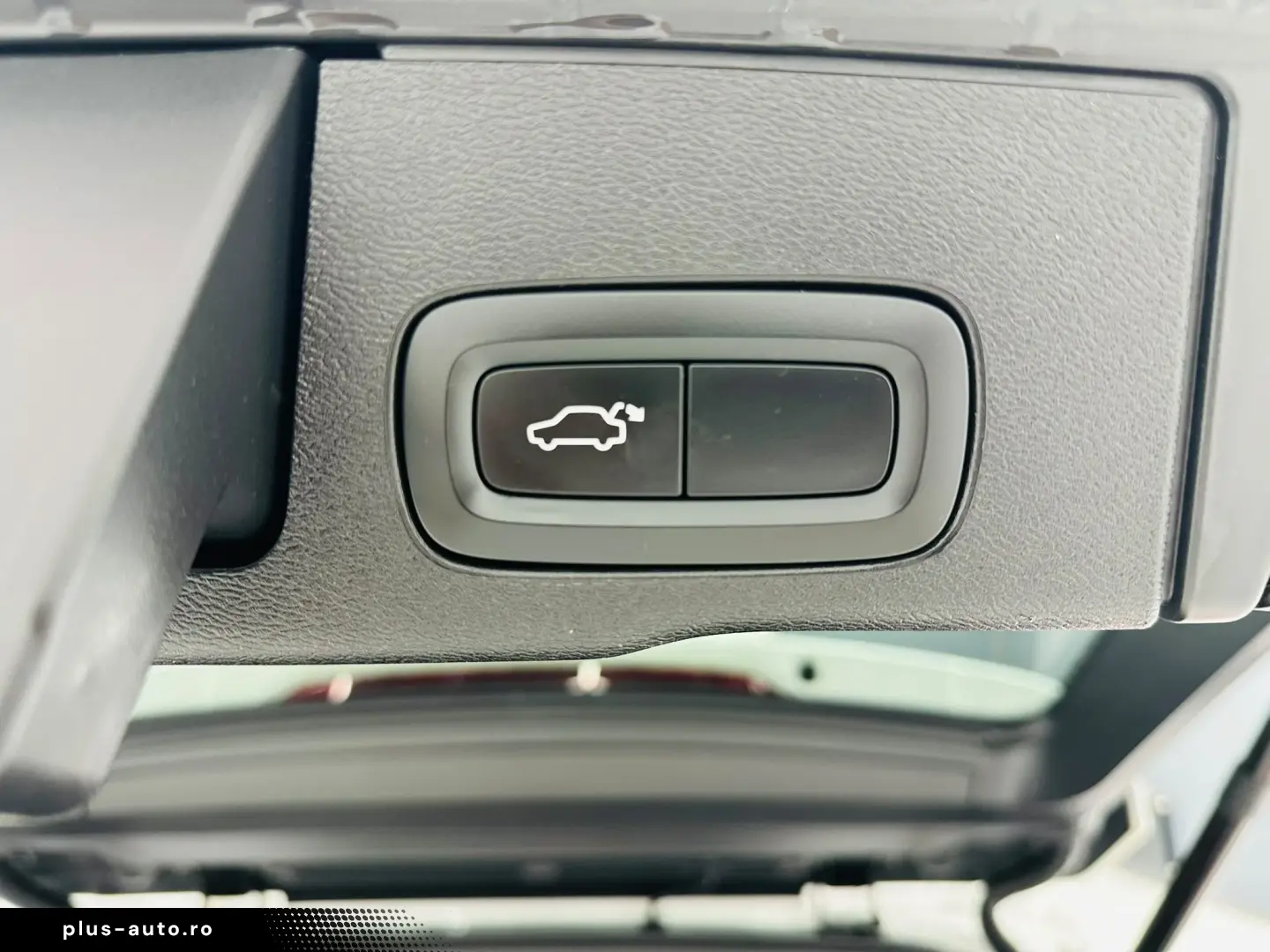 VOLVO XC60 2017 — imagine 17
