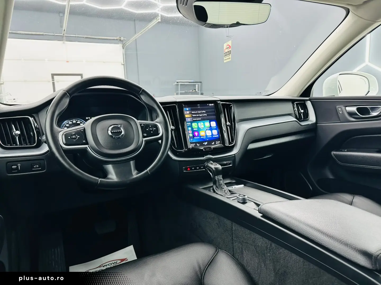 VOLVO XC60 2017 — imagine 21