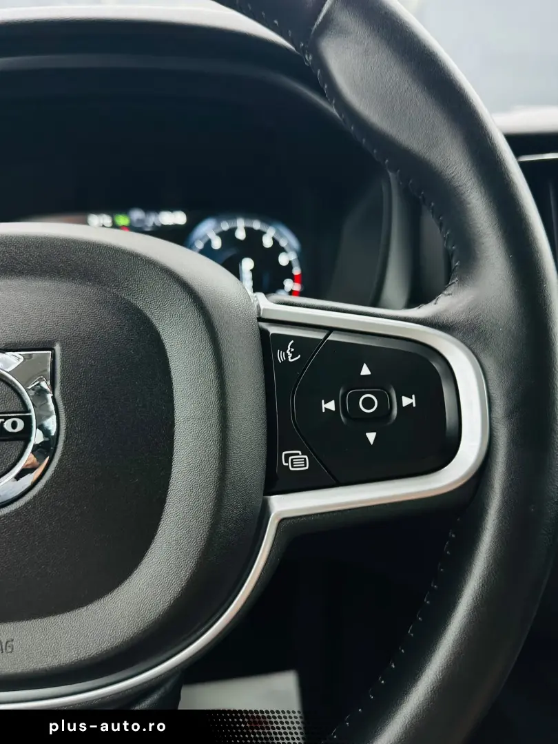 VOLVO XC60 2017 — imagine 34