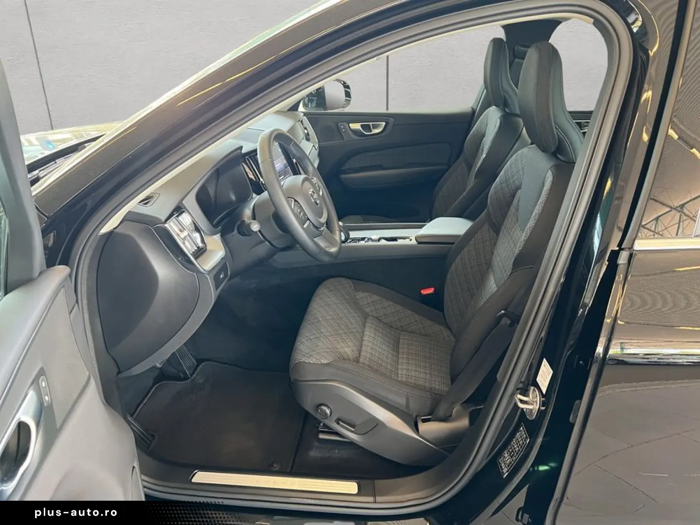 VOLVO XC60 B4 Core Aut Google-Maps LED Rückfahrkamera