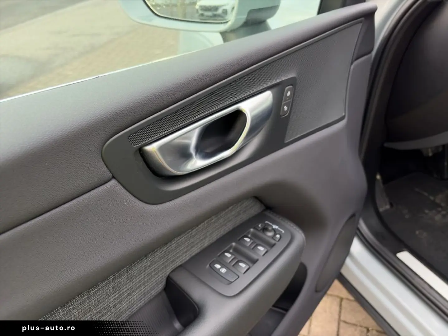 VOLVO XC60 B4 Core Aut LED-Thors-Hammer Google-Maps Ka