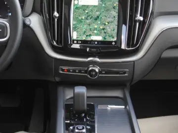 VOLVO XC60 Core 2WD Kamera Navigation LED Virtual DAB