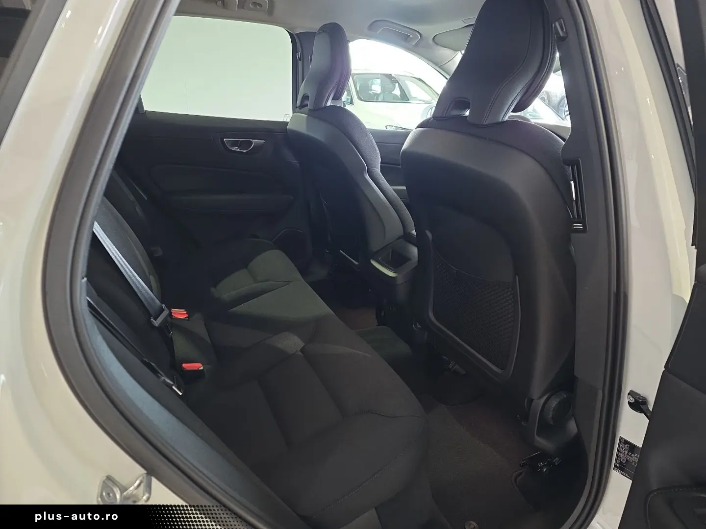 VOLVO XC60 B4 Momentum Pro 360  WinterPaket LED Google
