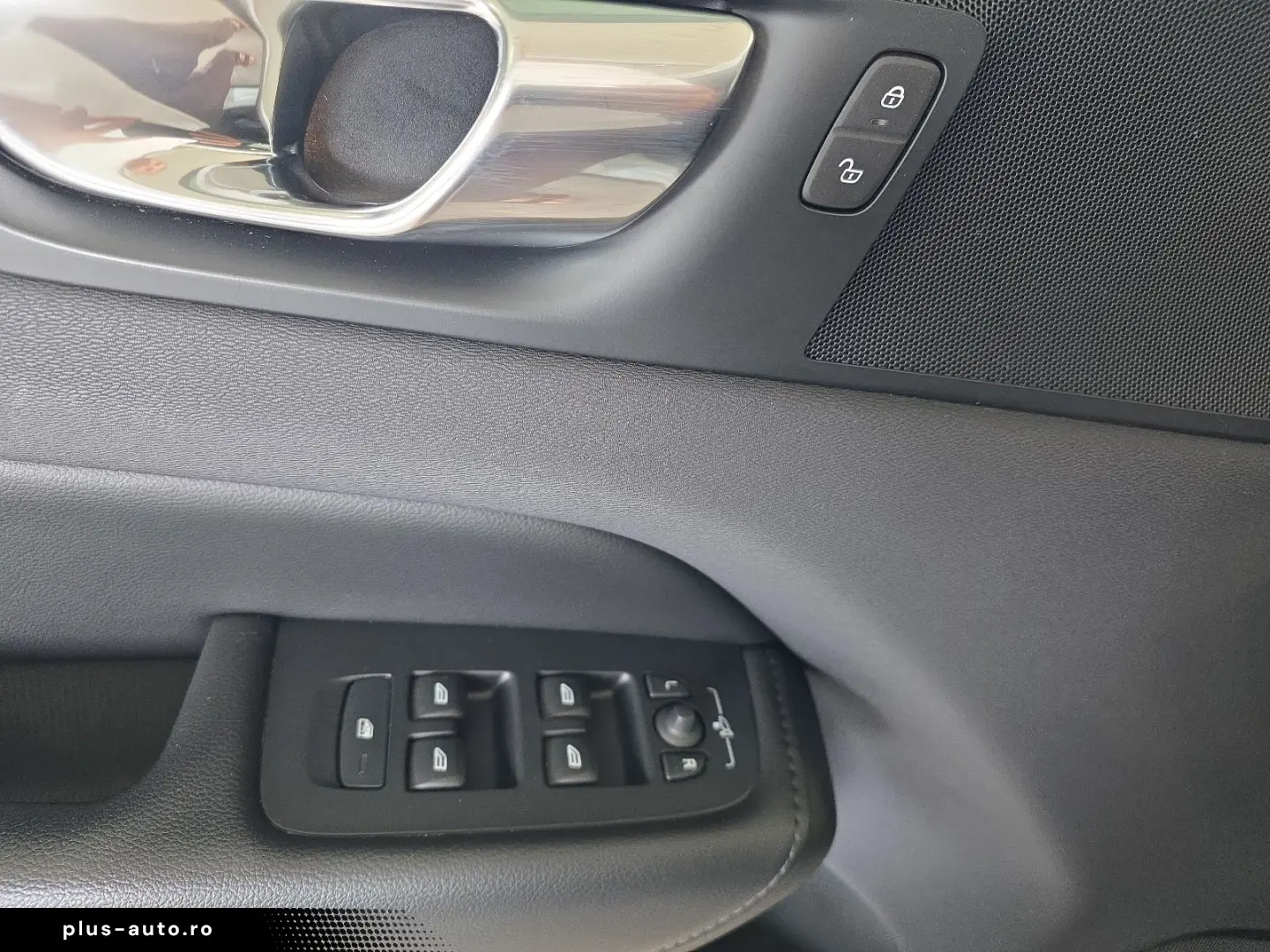 VOLVO XC60 B4 Momentum Pro 360  WinterPaket LED Google